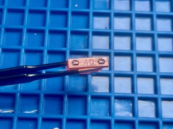 40A 32V